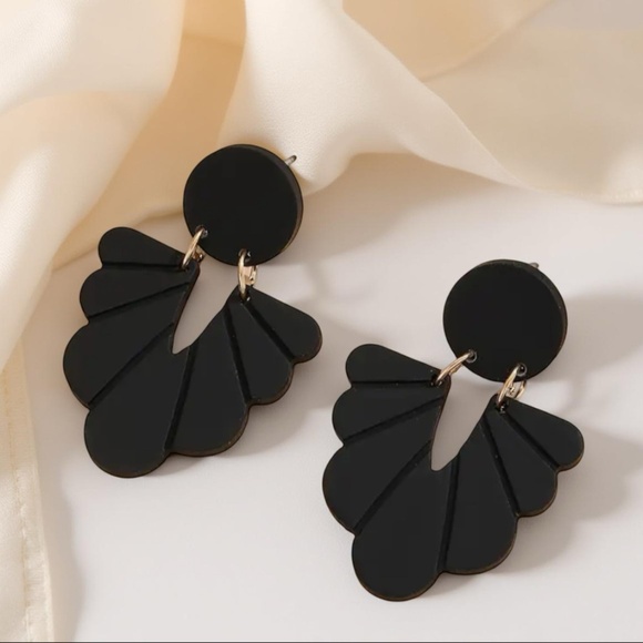 Chic Black Acrylic Fashion Statement Earrings - Picture 1 of 4